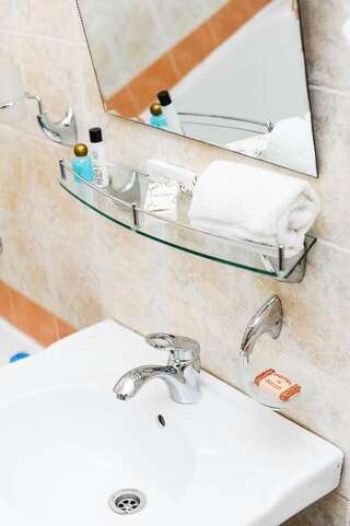 Отель Достык отель Шымкент Классический одноместный номер с балконом-6